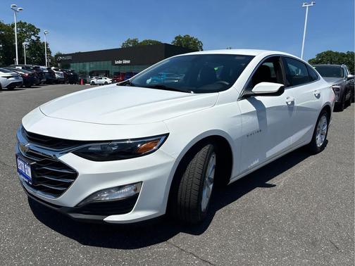 Summit White 2022 Chevrolet Malibu FWD LT