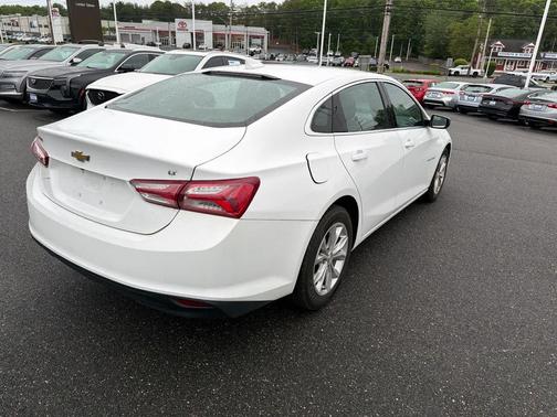 Summit White 2022 Chevrolet Malibu FWD LT