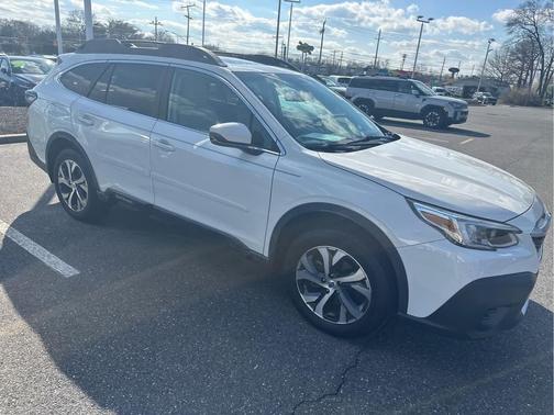 Crystal White Pearl 2021 Subaru Outback Limited