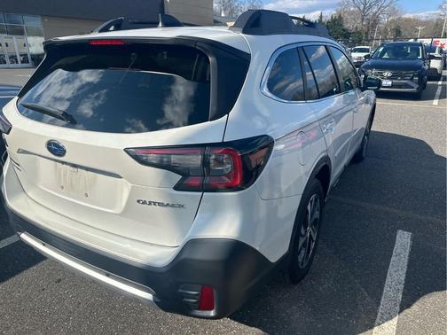 Crystal White Pearl 2021 Subaru Outback Limited