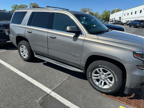Pepperdust Metallic 2017 Chevrolet Tahoe LT