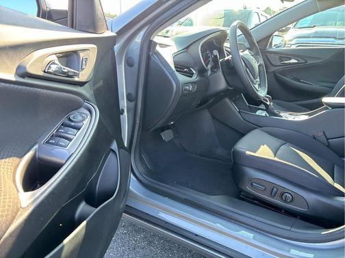 2023 Chevrolet Malibu FWD RS