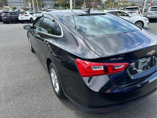Mosaic Black Metallic 2023 Chevrolet Malibu 1LS