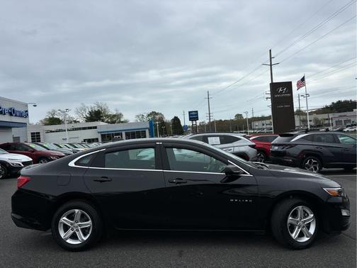 Mosaic Black Metallic 2023 Chevrolet Malibu 1LS