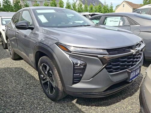Sterling Gray Metallic 2026 Chevrolet Trax FWD 1RS
