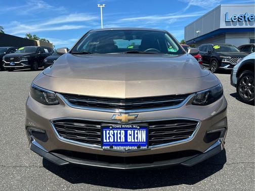 Sandy Ridge Metallic 2018 Chevrolet Malibu LT