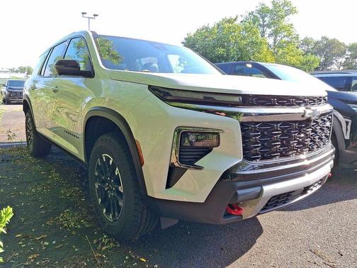 Polar White Tricoat 2026 Chevrolet Traverse AWD Z71