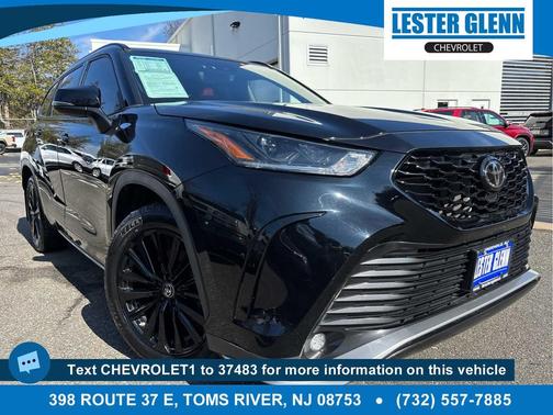 Midnight Black Metallic 2023 Toyota Highlander XSE
