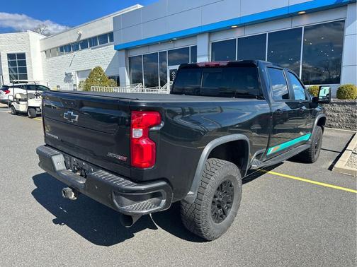 2024 Chevrolet Silverado 2500 4WD Crew Cab Standard Bed ZR2