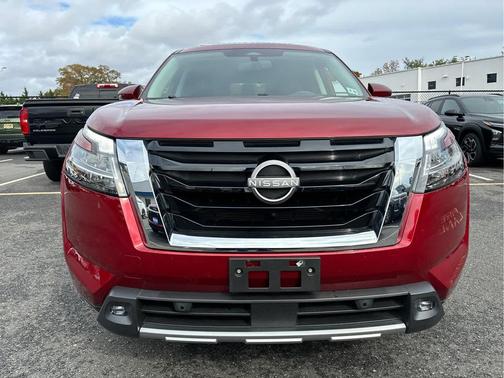 2022 Nissan Pathfinder SL 4WD