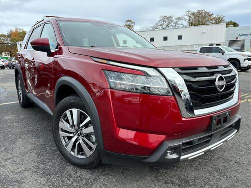 2022 Nissan Pathfinder SL 4WD