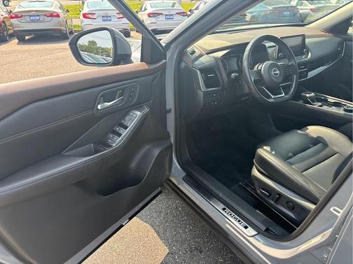 Boulder Gray Pearl 2023 Nissan Rogue SL