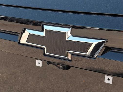 MOSAIC BLK MET 2026 Chevrolet Traverse LT
