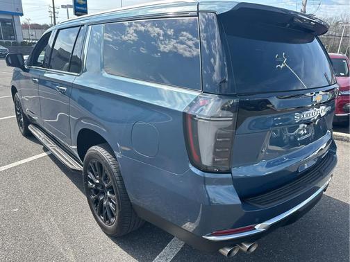 Lakeshore Blue Metallic 2025 Chevrolet Suburban Premier