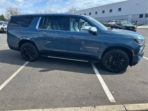 Lakeshore Blue Metallic 2025 Chevrolet Suburban Premier