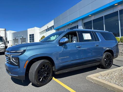 Lakeshore Blue Metallic 2025 Chevrolet Suburban Premier