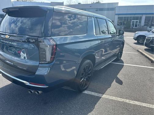 Lakeshore Blue Metallic 2025 Chevrolet Suburban Premier