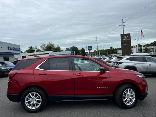 Radiant Red Tintcoat 2024 Chevrolet Equinox 1LT