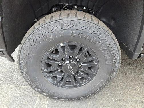 2025 Chevrolet Silverado 2500 4WD Crew Cab Standard Bed ZR2
