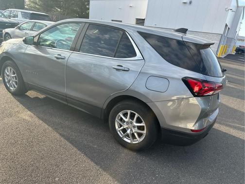 Sterling Gray Metallic 2024 Chevrolet Equinox 1LT