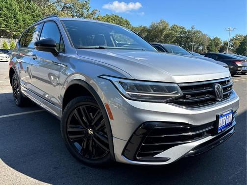 2022 Volkswagen Tiguan 2.0T SE R-Line Black 4MOTION