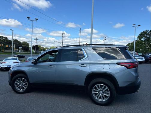 Sterling Gray Metallic 2023 Chevrolet Traverse LT Cloth