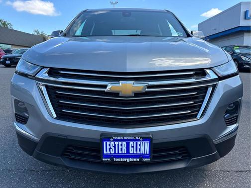 Sterling Gray Metallic 2023 Chevrolet Traverse LT Cloth