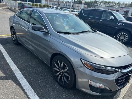 Sterling Gray Metallic 2023 Chevrolet Malibu FWD RS