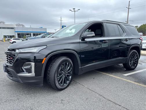 Mosaic Black Metallic 2023 Chevrolet Traverse RS