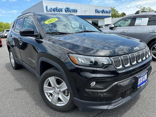 Diamond Black Crystal Pearlcoat 2022 Jeep Compass Latitude