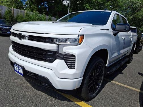 Summit White 2026 Chevrolet Silverado 1500 RST