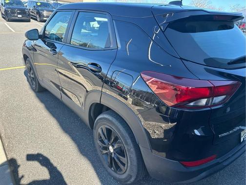 Mosaic Black Metallic 2021 Chevrolet Trailblazer LS
