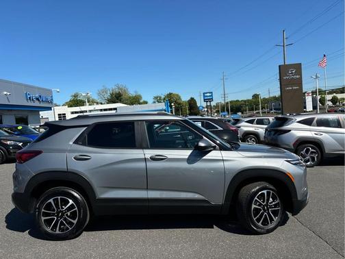 Sterling Gray Metallic 2026 Chevrolet Trailblazer LT