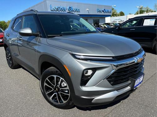 Sterling Gray Metallic 2026 Chevrolet Trailblazer LT