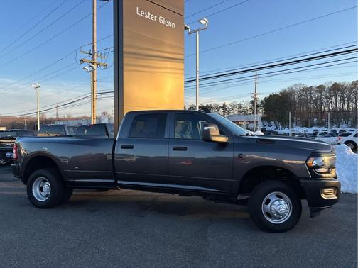 2023 RAM 3500 Tradesman Crew Cab 4x4 8' Box