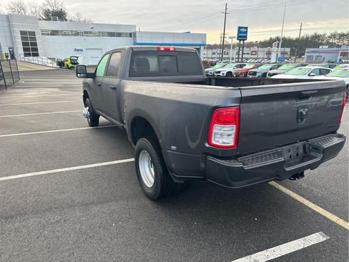 2023 RAM 3500 Tradesman Crew Cab 4x4 8' Box