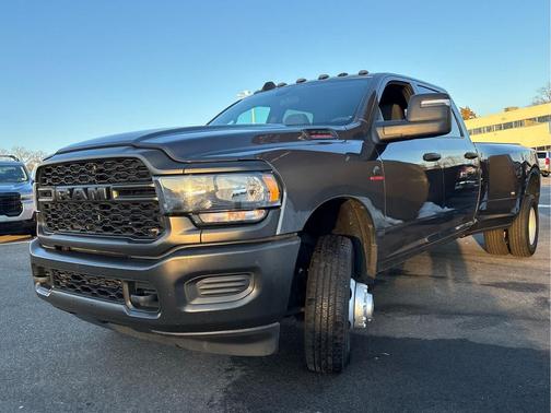 2023 RAM 3500 Tradesman Crew Cab 4x4 8' Box