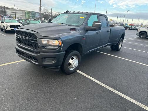 2023 RAM 3500 Tradesman Crew Cab 4x4 8' Box