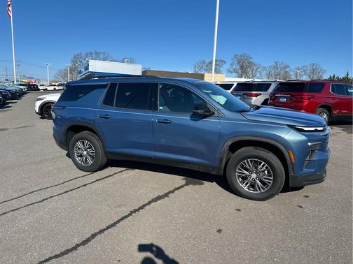 2024 Chevrolet Traverse LT