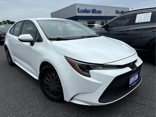 White 2022 Toyota Corolla LE