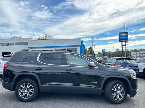 2023 GMC Acadia AWD SLT