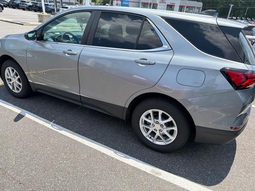 Sterling Gray Metallic 2023 Chevrolet Equinox 1LT