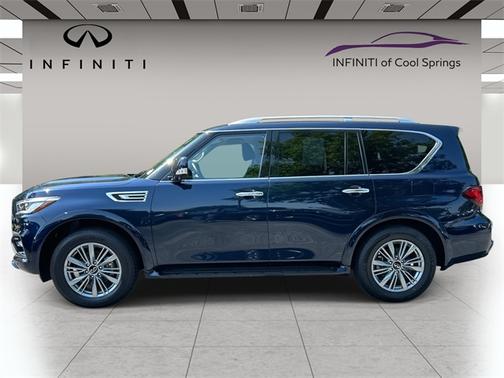2023 INFINITI QX80 LUXE
