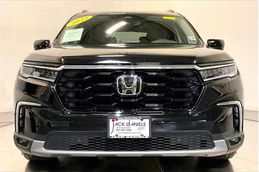 2023 Honda Pilot Touring 8-Passenger