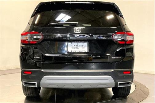 2023 Honda Pilot Touring 8-Passenger