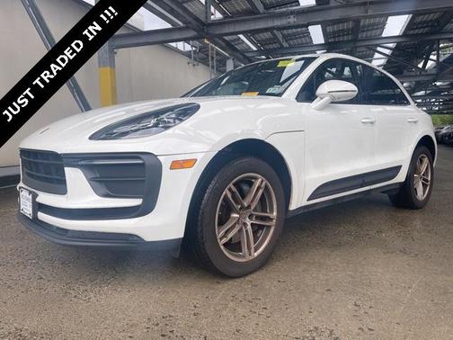 2022 Porsche Macan Base