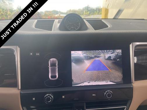2022 Porsche Macan Base