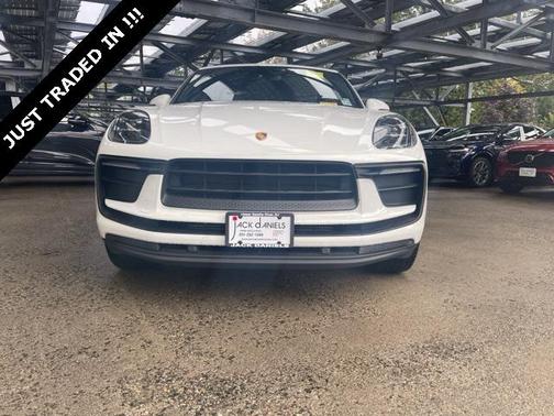 2022 Porsche Macan Base
