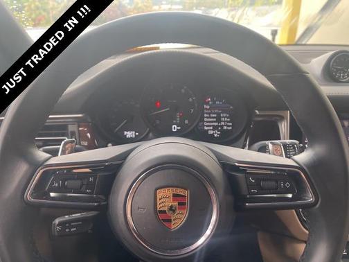 2022 Porsche Macan Base