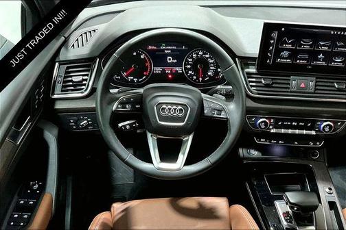 Mythos Black Metallic 2024 Audi Q5 45 S line quattro Premium